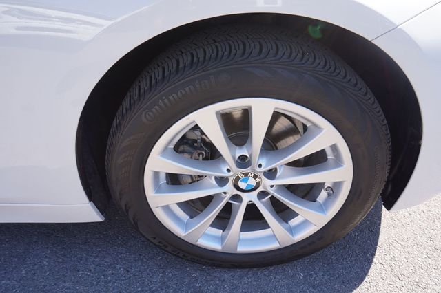2018 BMW 3 Series ONE OWNER, SUPER LOW MILES, PREMIUM PKG, BACKUP CAMERA - 23091080 - 13
