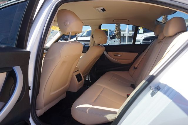 2018 BMW 3 Series ONE OWNER, SUPER LOW MILES, PREMIUM PKG, BACKUP CAMERA - 23091080 - 16