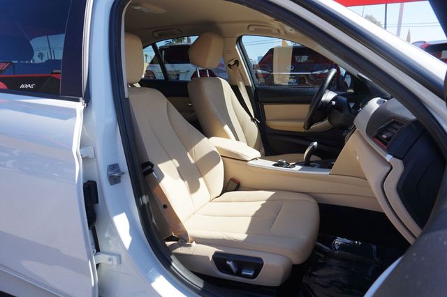 2018 BMW 3 Series ONE OWNER, SUPER LOW MILES, PREMIUM PKG, BACKUP CAMERA - 23091080 - 19
