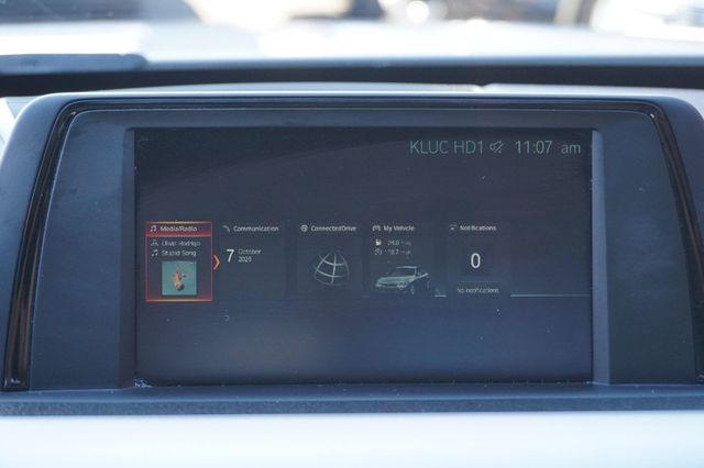2018 BMW 3 Series ONE OWNER, SUPER LOW MILES, PREMIUM PKG, BACKUP CAMERA - 23091080 - 28