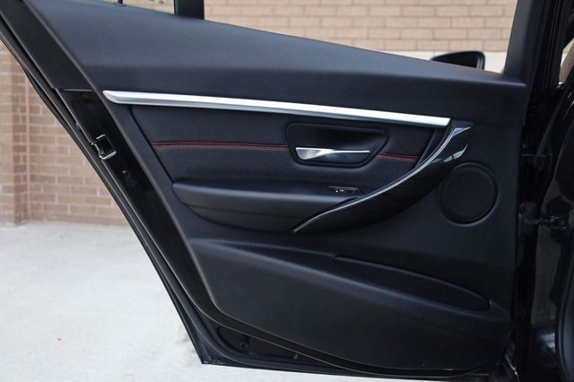 2018 BMW 3-Series 330i - 23055966 - 18