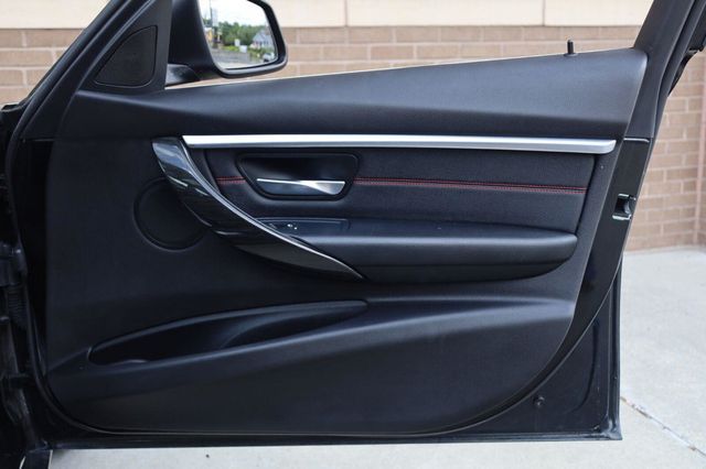 2018 BMW 3-Series 330i - 23055966 - 21