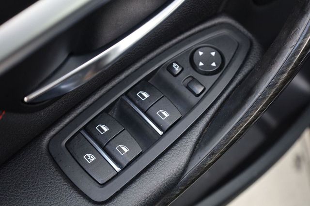 2018 BMW 3-Series 330i - 23055966 - 33