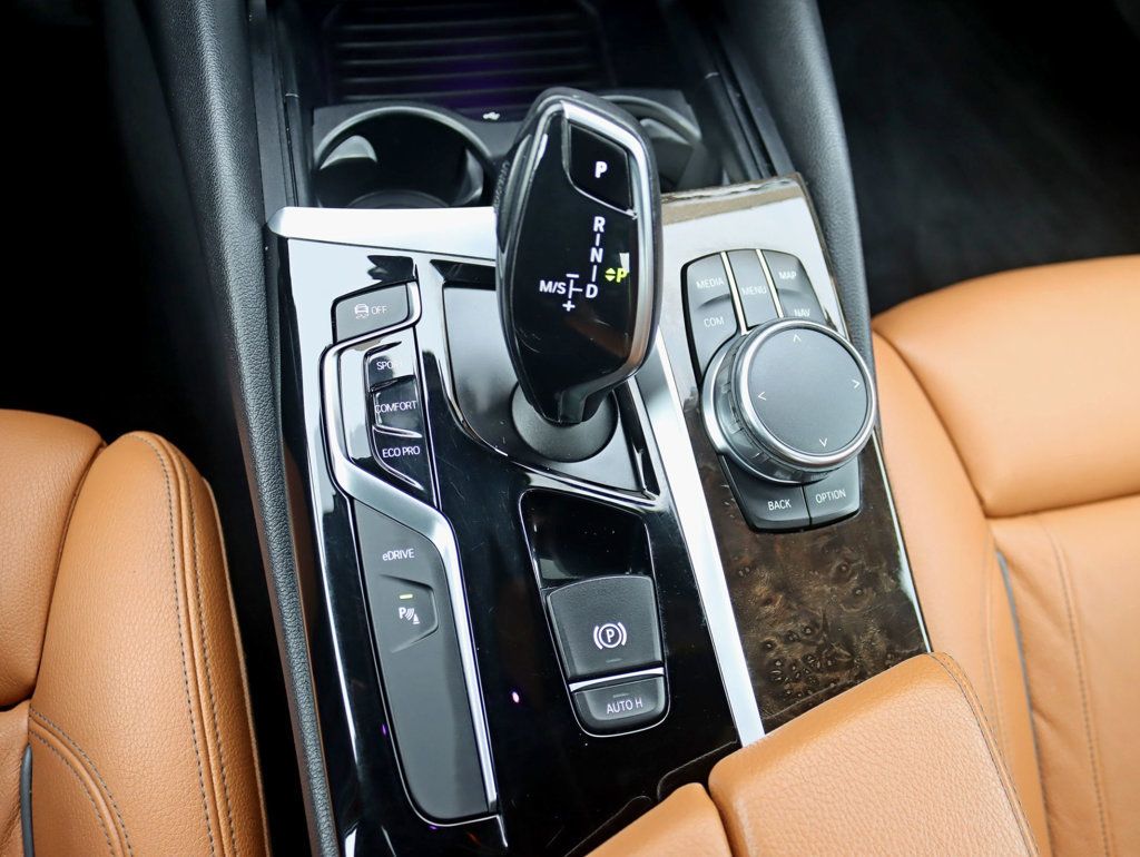 2018 BMW 5 Series 530e xDrive iPerformance Plug-In Hybrid - 22958222 - 21