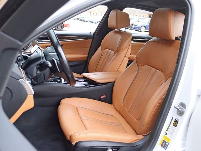 2018 BMW 5 Series 530e xDrive iPerformance Plug-In Hybrid - 22958222 - 22