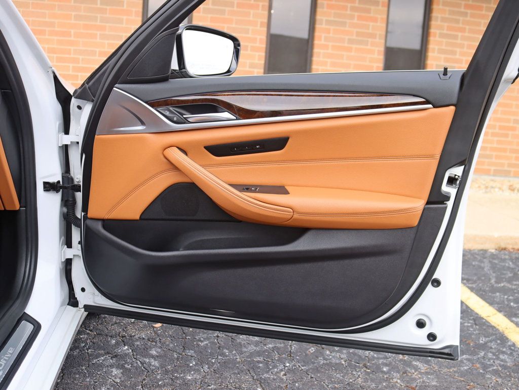 2018 BMW 5 Series 530e xDrive iPerformance Plug-In Hybrid - 22958222 - 28