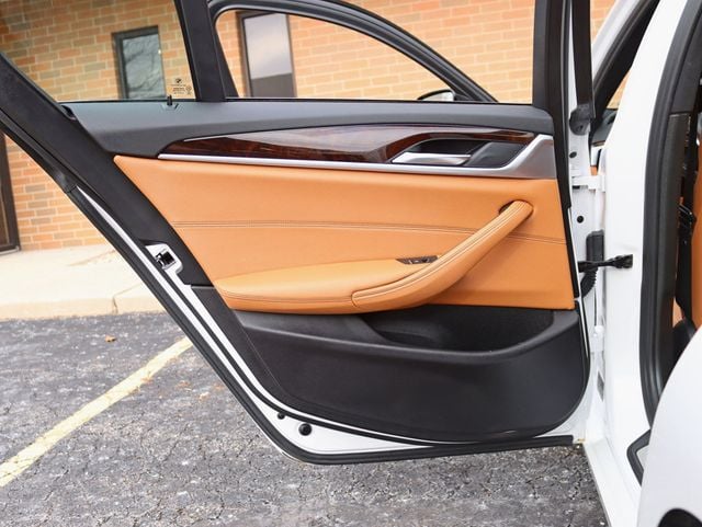 2018 BMW 5 Series 530e xDrive iPerformance Plug-In Hybrid - 22958222 - 29