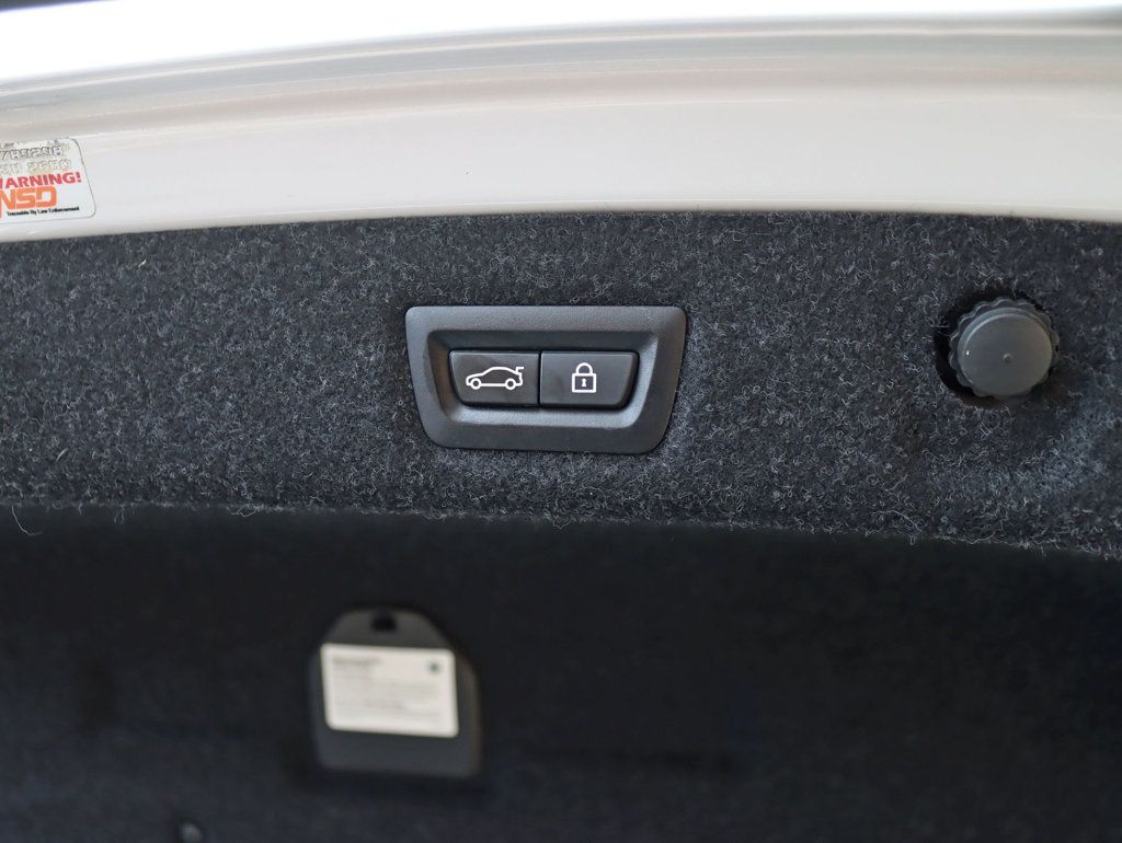 2018 BMW 5 Series 530e xDrive iPerformance Plug-In Hybrid - 22958222 - 32