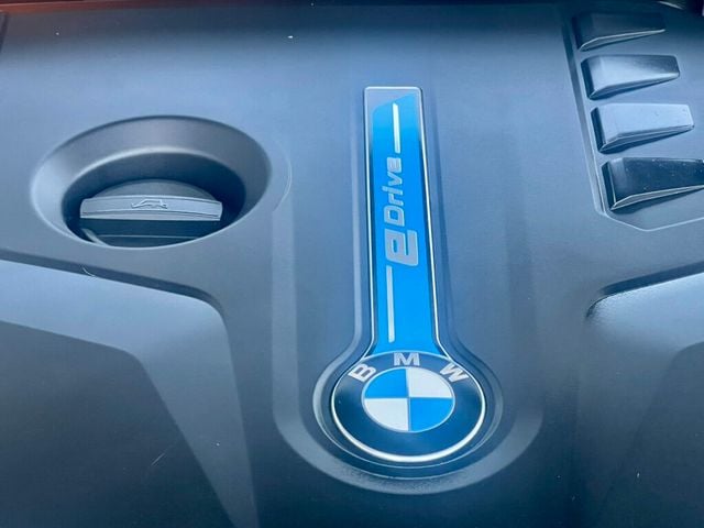 2018 BMW 5 Series 530e xDrive iPerformance Plug-In Hybrid - 22606284 - 9