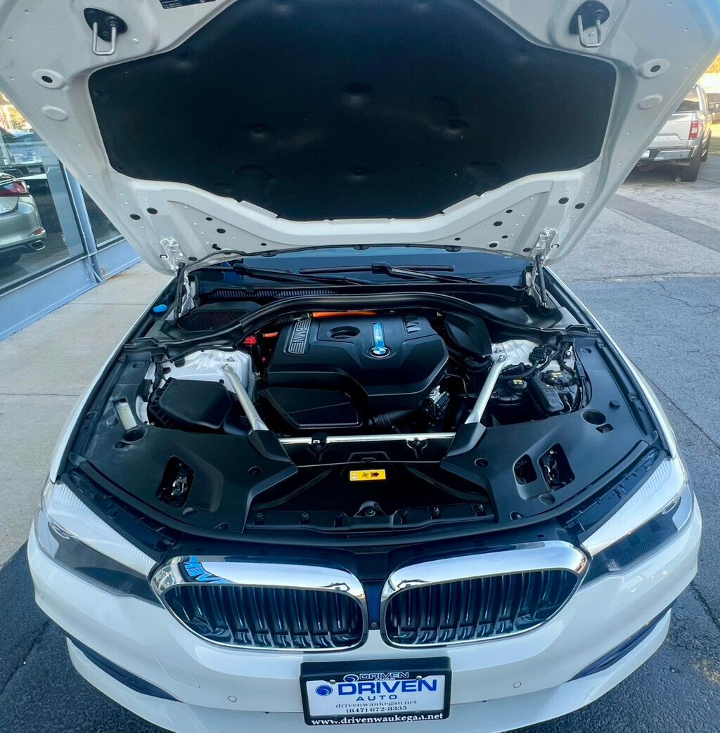 2018 BMW 5 Series 530e xDrive iPerformance Plug-In Hybrid - 22606284 - 10