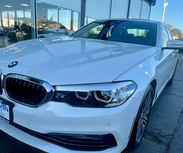 2018 BMW 5 Series 530e xDrive iPerformance Plug-In Hybrid - 22606284 - 11