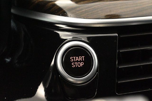 2018 BMW 5 Series 530e xDrive iPerformance Plug-In Hybrid - 23074785 - 19