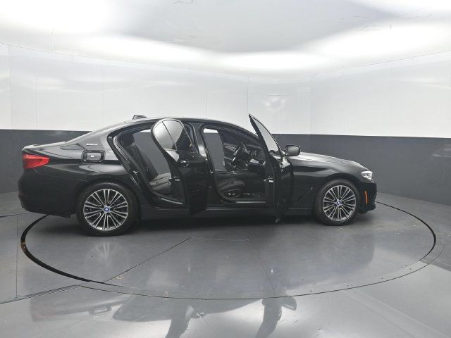 2018 BMW 5 Series 530e xDrive iPerformance Plug-In Hybrid - 23074785 - 31