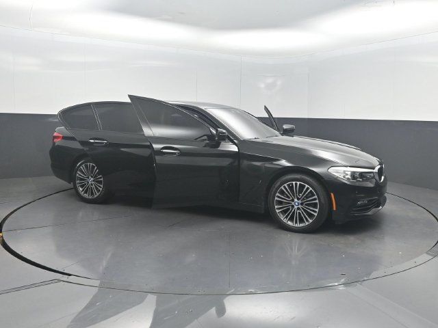 2018 BMW 5 Series 530e xDrive iPerformance Plug-In Hybrid - 23074785 - 32