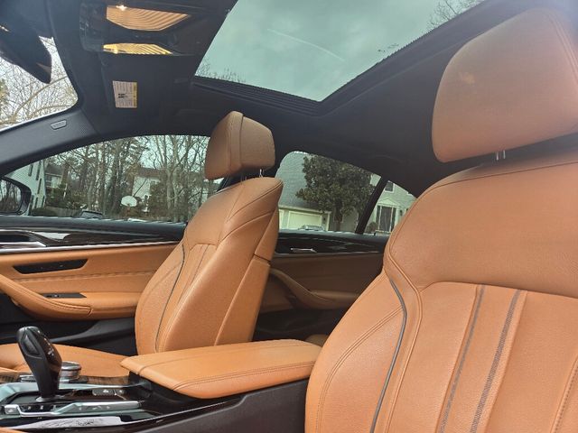 2018 BMW 5 Series 530e xDrive iPerformance Plug-In Hybrid - 22962453 - 11