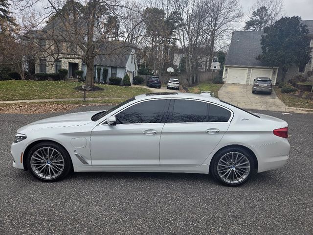 2018 BMW 5 Series 530e xDrive iPerformance Plug-In Hybrid - 22962453 - 1