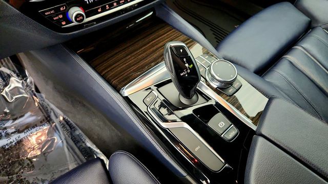 2018 BMW 5 Series 530e xDrive iPerformance Plug-In Hybrid w/ Luxury Pkg - 23079276 - 16