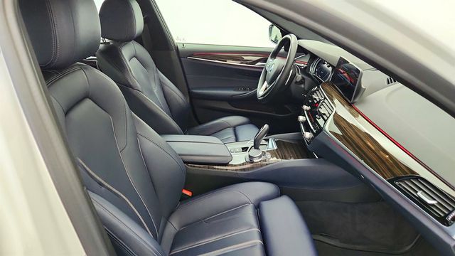 2018 BMW 5 Series 530e xDrive iPerformance Plug-In Hybrid w/ Luxury Pkg - 23079276 - 23