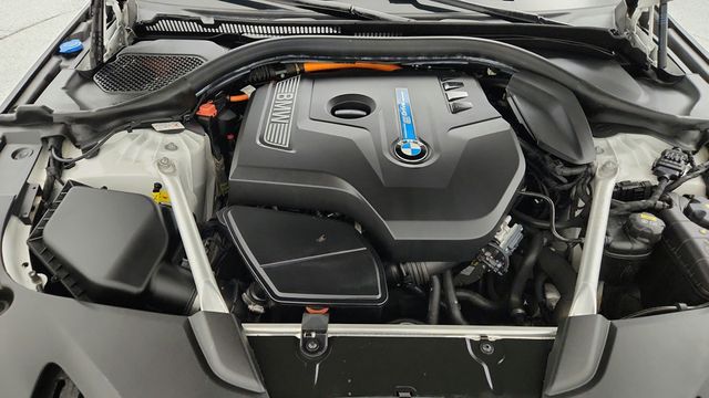 2018 BMW 5 Series 530e xDrive iPerformance Plug-In Hybrid w/ Luxury Pkg - 23079276 - 26