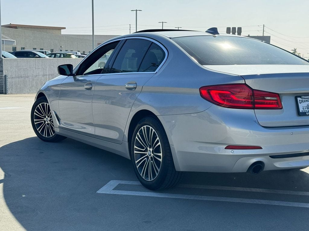 2018 BMW 5 Series 530i - 22686936 - 7