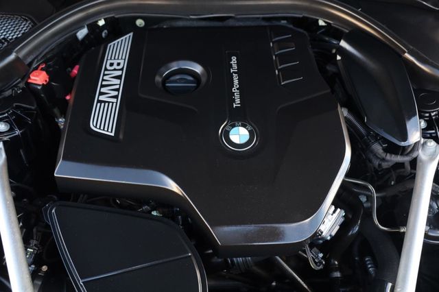 2018 BMW 5 Series 530i - 23045919 - 9