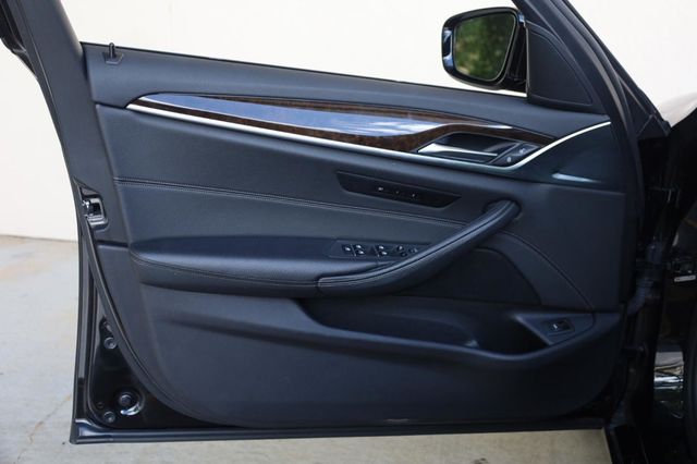 2018 BMW 5 Series 530i - 23045919 - 10