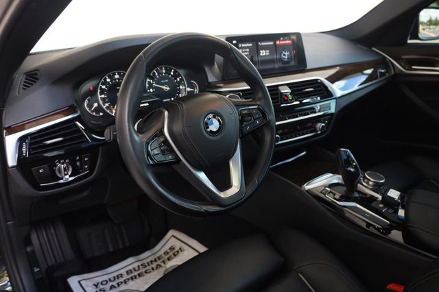 2018 BMW 5 Series 530i - 23045919 - 11