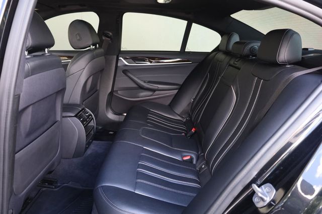 2018 BMW 5 Series 530i - 23045919 - 21