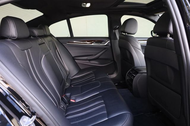 2018 BMW 5 Series 530i - 23045919 - 24
