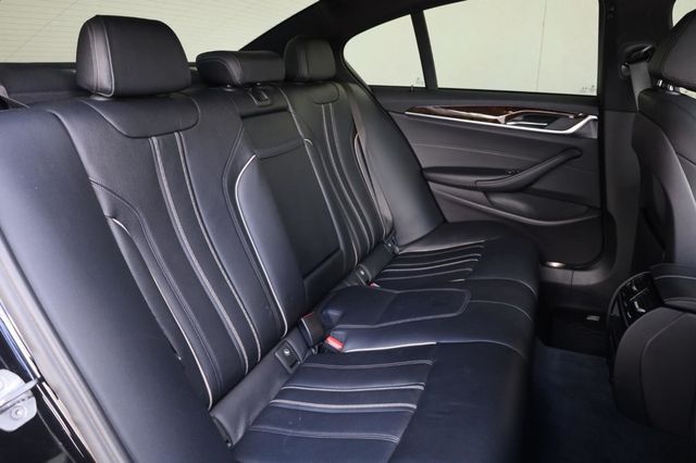 2018 BMW 5 Series 530i - 23045919 - 25