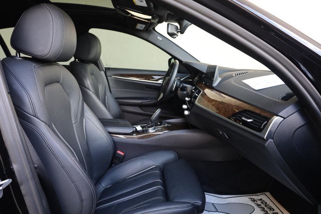 2018 BMW 5 Series 530i - 23045919 - 27