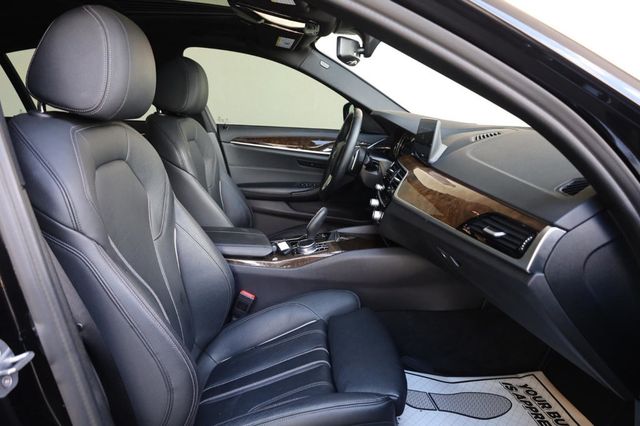 2018 BMW 5 Series 530i - 23045919 - 28