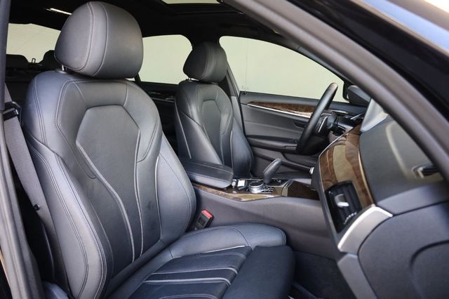 2018 BMW 5 Series 530i - 23045919 - 29