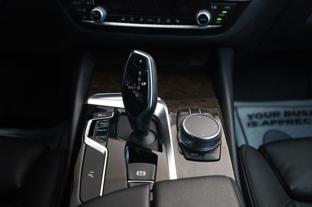2018 BMW 5 Series 530i - 23045919 - 37