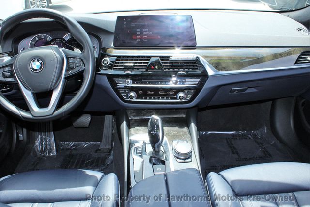 2018 BMW 5 Series 530i - 23067678 - 12