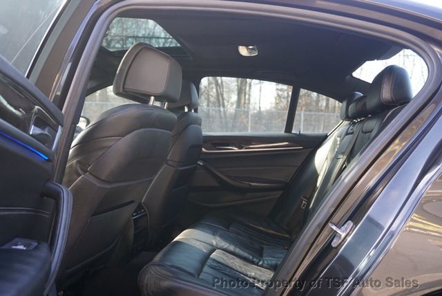 2018 BMW 5 Series 530i - 22975378 - 13