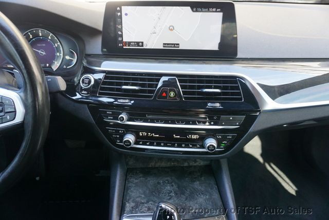 2018 BMW 5 Series 530i - 22975378 - 17