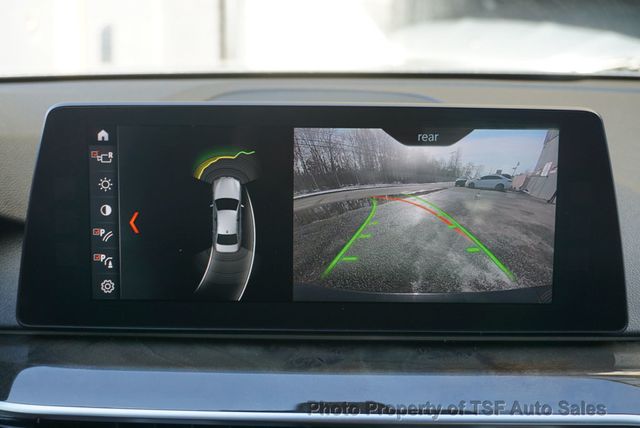 2018 BMW 5 Series 530i - 22975378 - 19