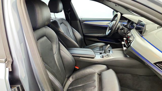 2018 BMW 5 Series 530i Sedan w/ M Sport Package - 23082283 - 22