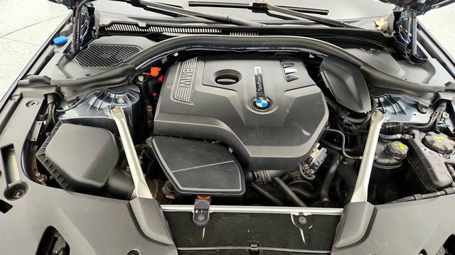2018 BMW 5 Series 530i Sedan w/ M Sport Package - 23082283 - 25