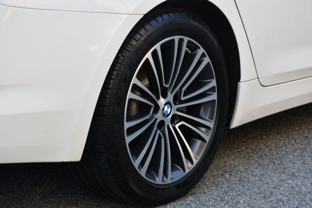 2018 BMW 5 Series 530i xDrive - 22009487 - 11