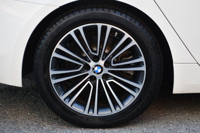 2018 BMW 5 Series 530i xDrive - 22009487 - 12