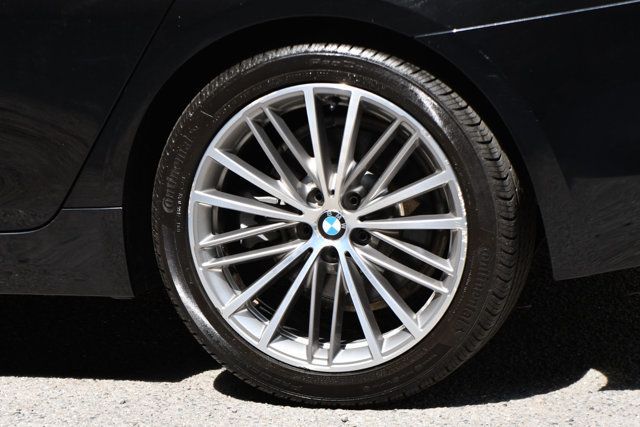 2018 BMW 5 Series 530i xDrive - 23036911 - 12