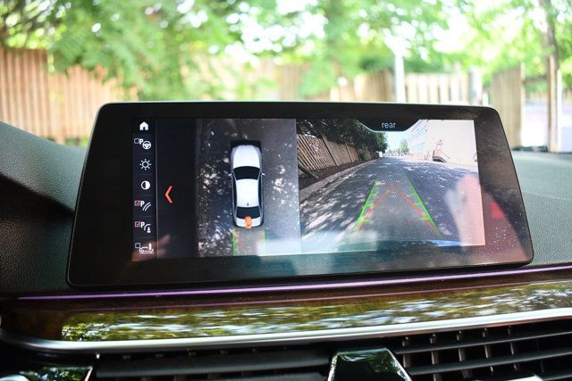 2018 BMW 5 Series 530i xDrive - 23036911 - 39