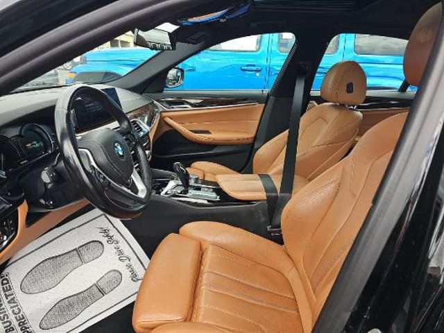 2018 BMW 5 Series 530i xDrive - 23036911 - 4