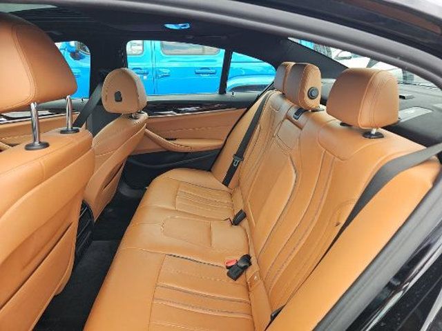 2018 BMW 5 Series 530i xDrive - 23036911 - 8