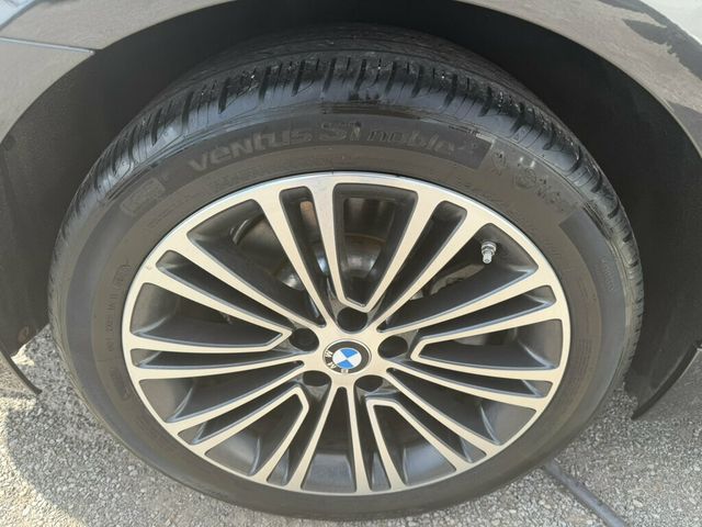 2018 BMW 5 Series 530i xDrive - 23099974 - 13