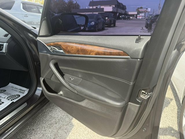 2018 BMW 5 Series 530i xDrive - 23099974 - 14