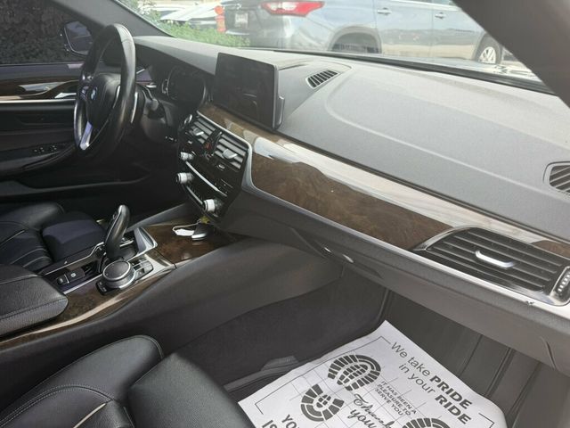 2018 BMW 5 Series 530i xDrive - 23099974 - 15