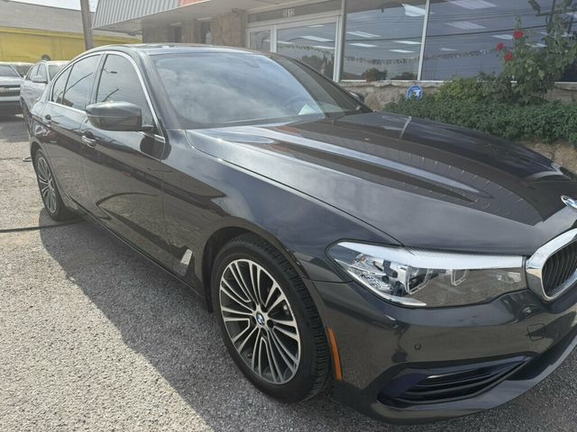 2018 BMW 5 Series 530i xDrive - 23099974 - 4